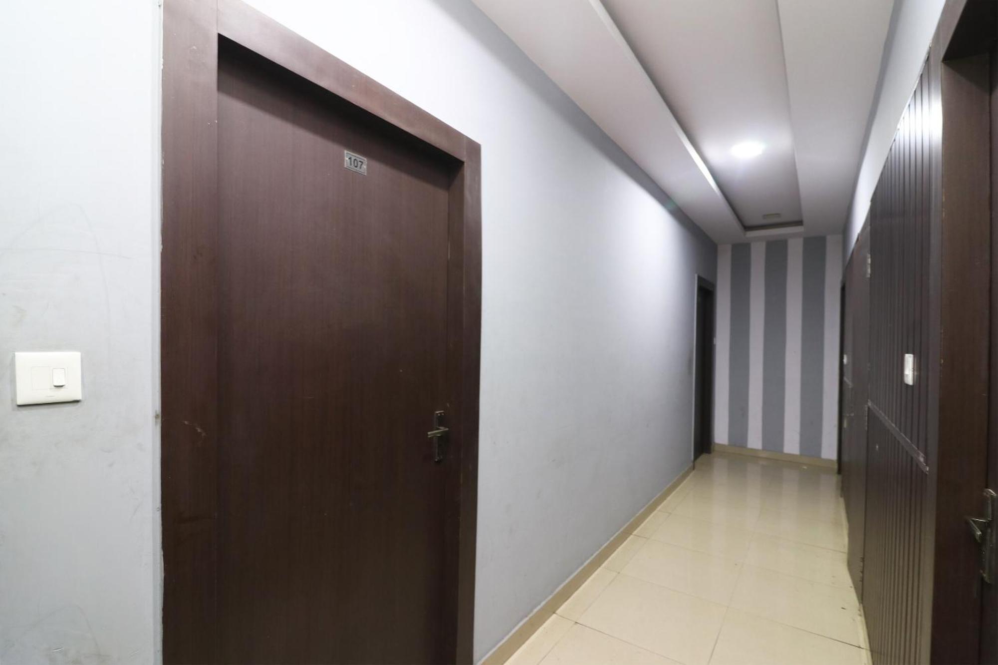Hotel O Crown Tower Rāmpura Esterno foto